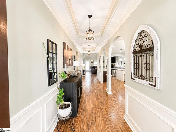 4th image of 105 Verdana Ct