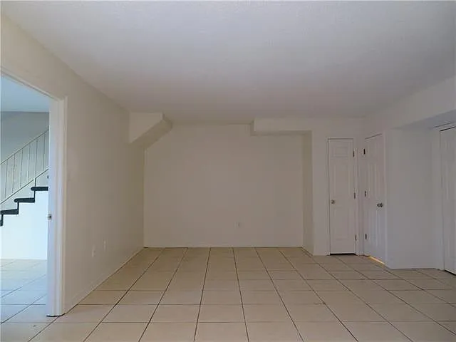 2 bed, 1.5 bath, 1200 sqft, $1,200 — Photo 3