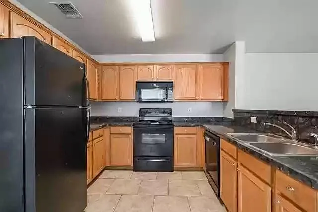 1316 Pine Ln — Photo 10