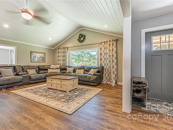 4th image of 115 Blythewood Dr