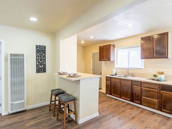 4th image of 3935 W 109th St