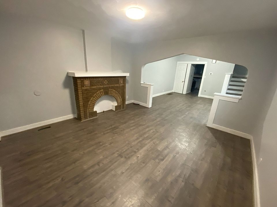 1st image of 2613 Hoover Ave