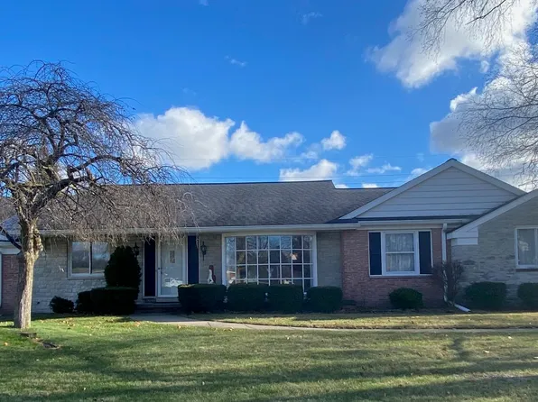 4707 Willow Dr, Bay City, MI 48706