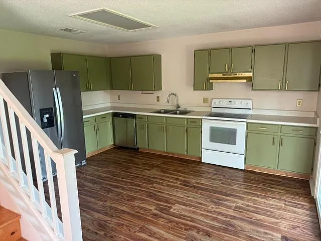 534 Kellys Way — Photo 3