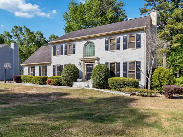 411 Sarah Ln, Lawrenceville, GA 30046