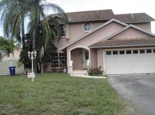18723 NW 77th Pl, Hialeah, FL 33015