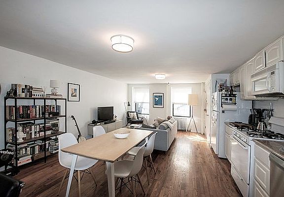 4th image of 415 Sackett St #1