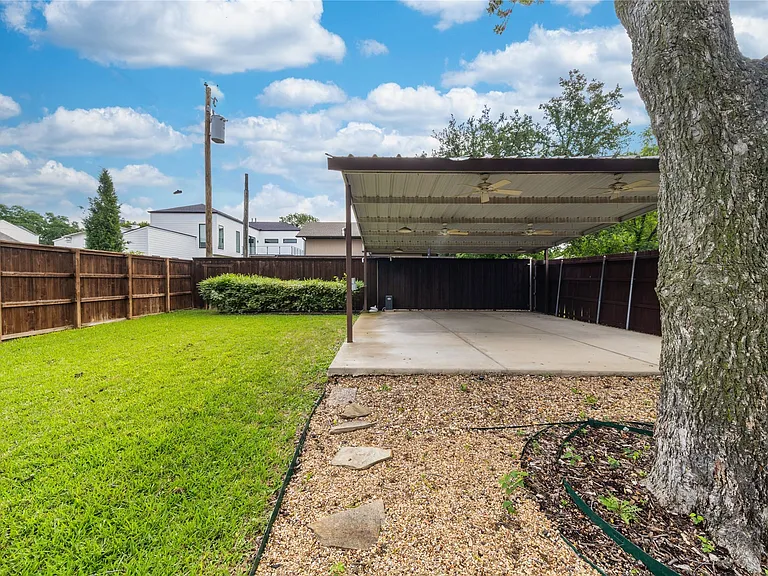 7302 Kenwell St — Photo 29