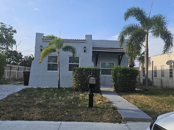 5th image of 717 Selkirk Street