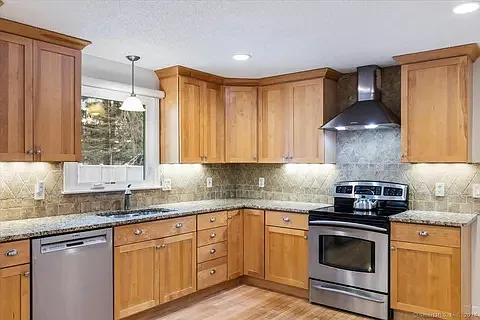 2 Colonial Dr — Photo 18
