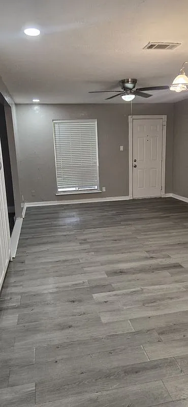 4 bed, 1.5 bath, 1750 sqft, $2,000 — Photo 3