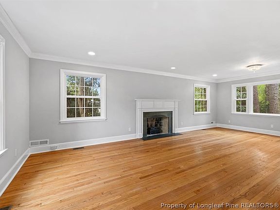 5th image of 1007 Riverside Blvd
