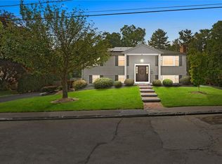 8 Standish Rd, Bellingham, MA 02019