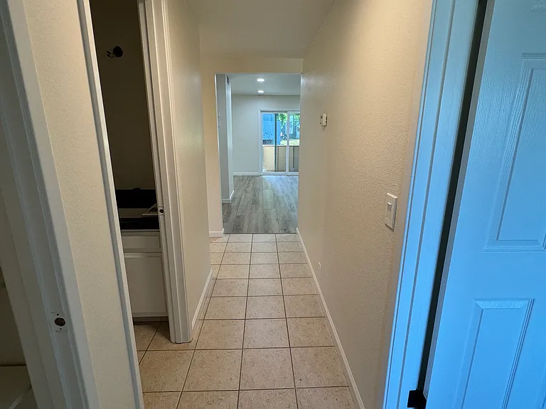 552 Toyon Ave #4 — Photo 4