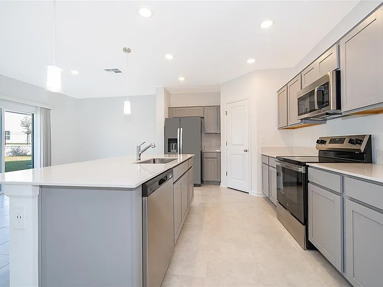 2723 Gentle Rain Dr — Photo 4