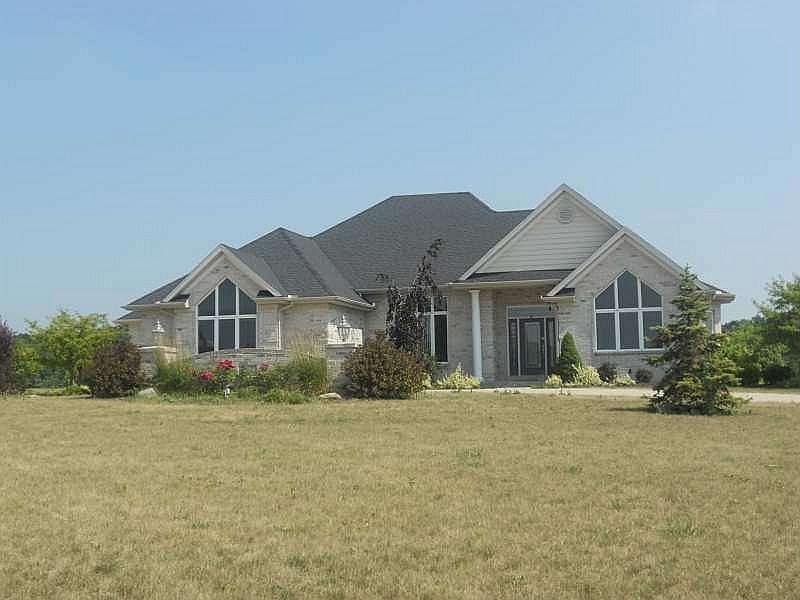 2nd image of 636 Twin Eagles Blvd E
