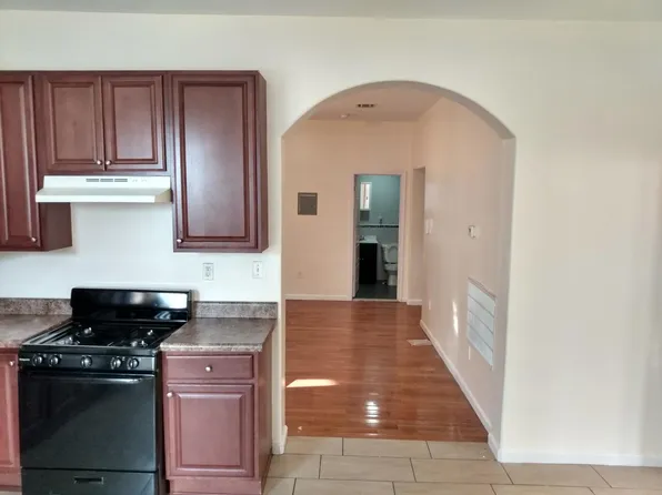 34 Coit St, Irvington, NJ 07111