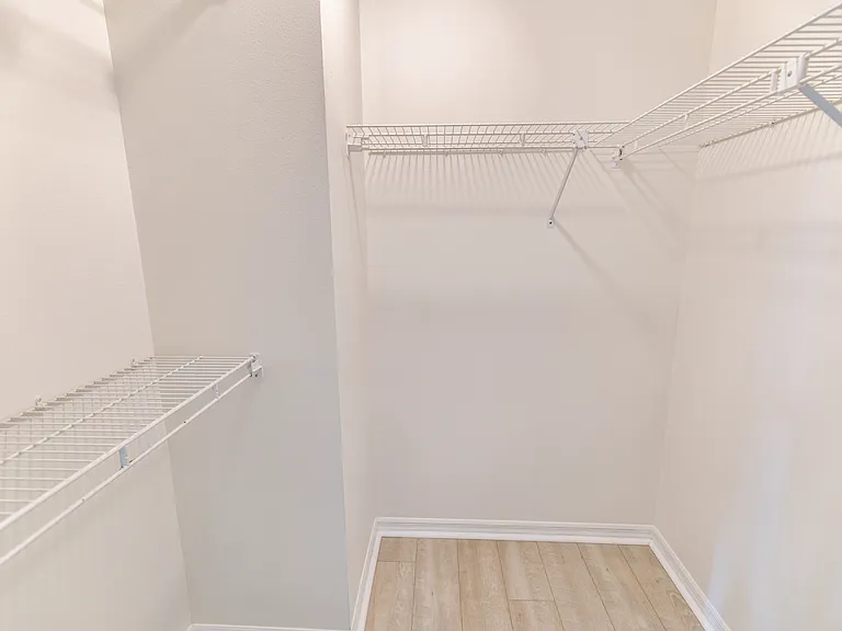 2119 Shady Oaks Dr — Photo 10
