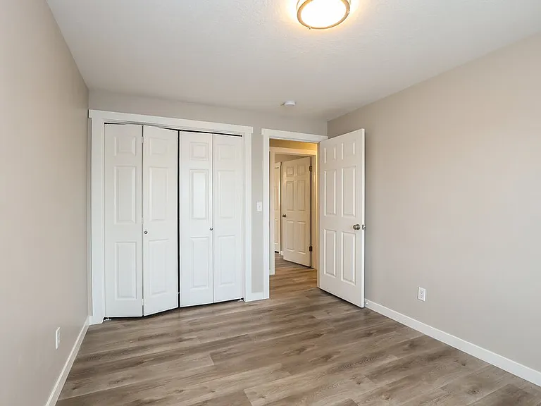 149 N 400 W — Photo 14