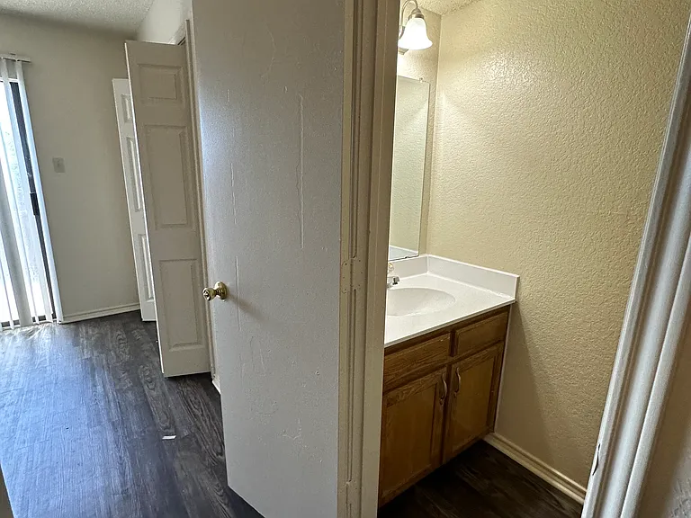 721 Avenue A #1 — Photo 9