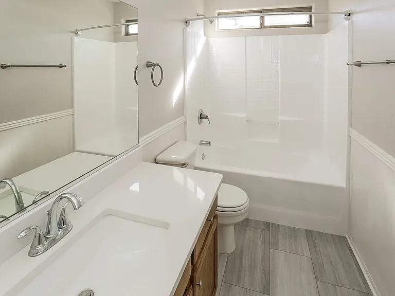 2709 N 107th Dr — Photo 10