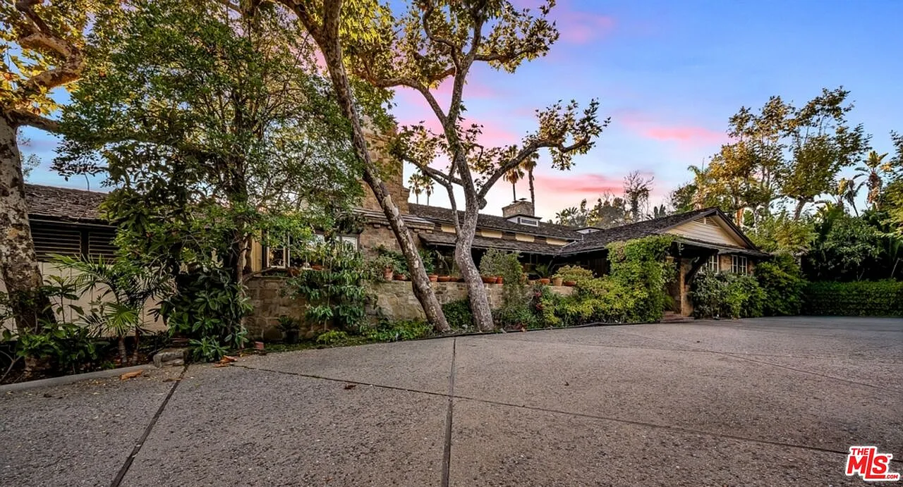 8 bed, 11.0 bath, 10165 sqft, $55,000 — Photo 1