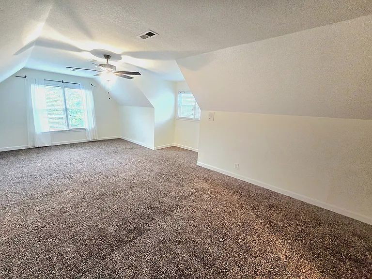 735 Courtland Ave — Photo 43