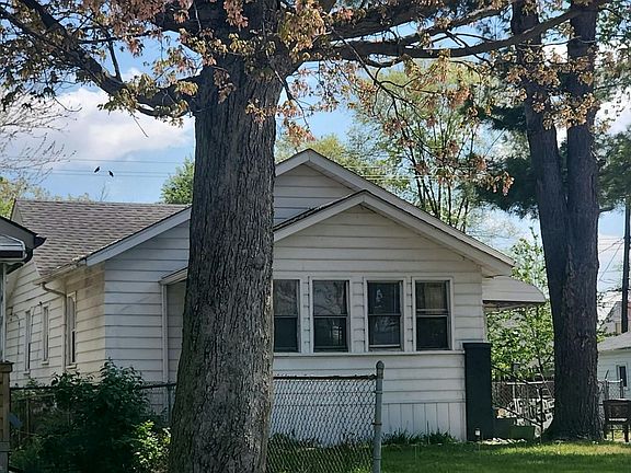 3rd image of 23400 Hoover Ave