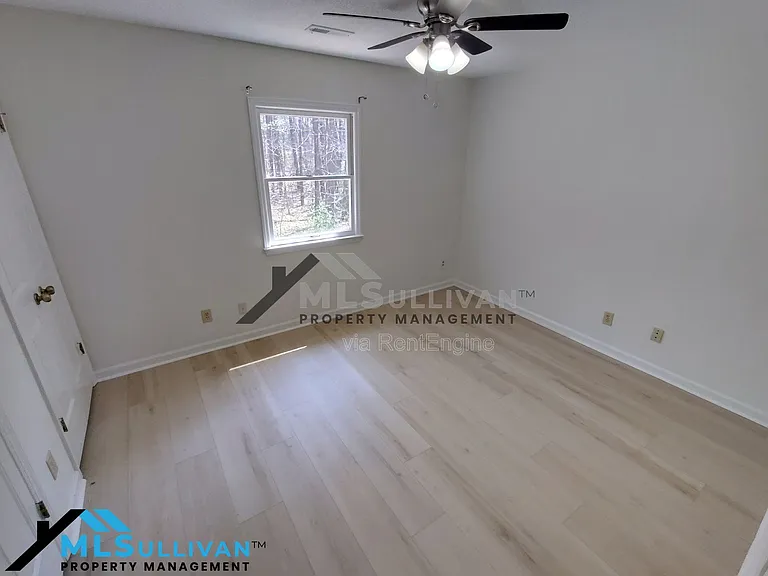 2211 Peppertree St #B — Photo 9