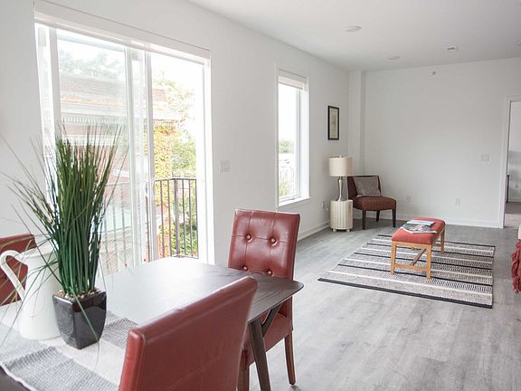 living large 1br 2