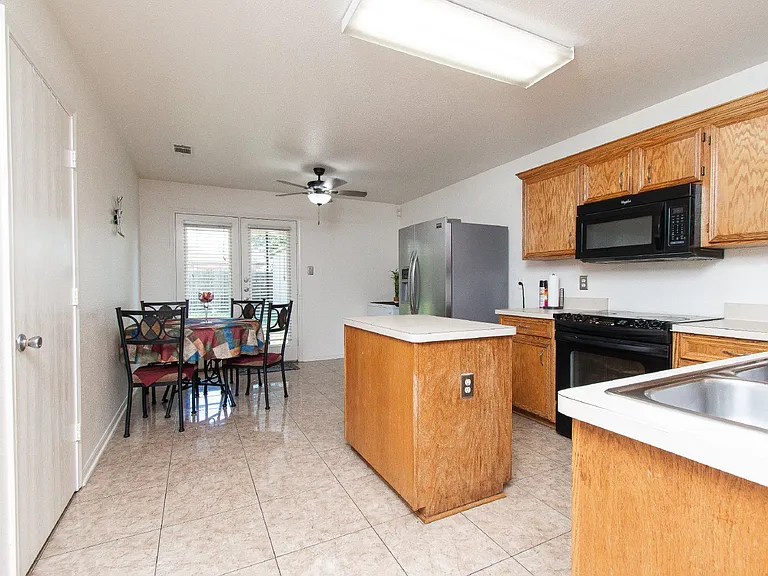 2907 Lantana Dr — Photo 5