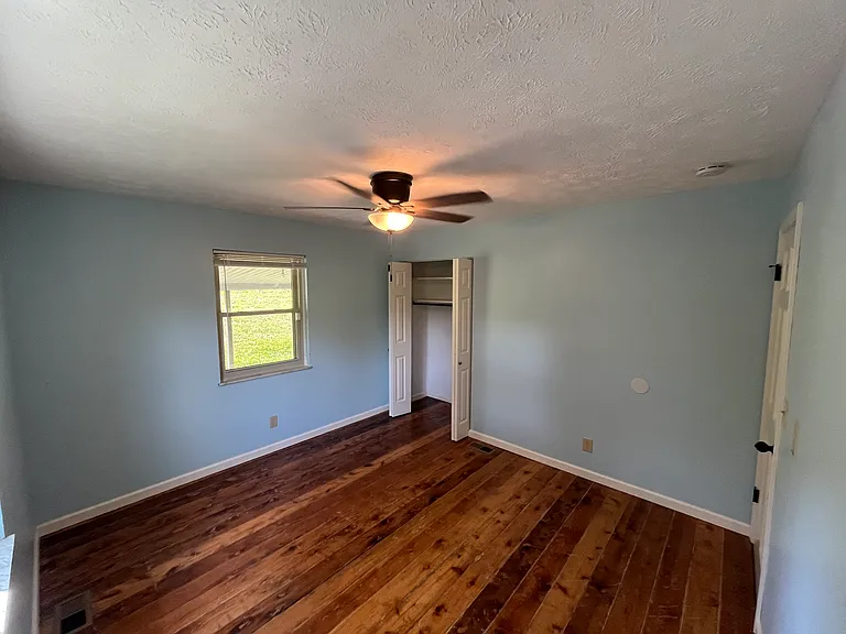 10060 Persimmon Grove Pike — Photo 10