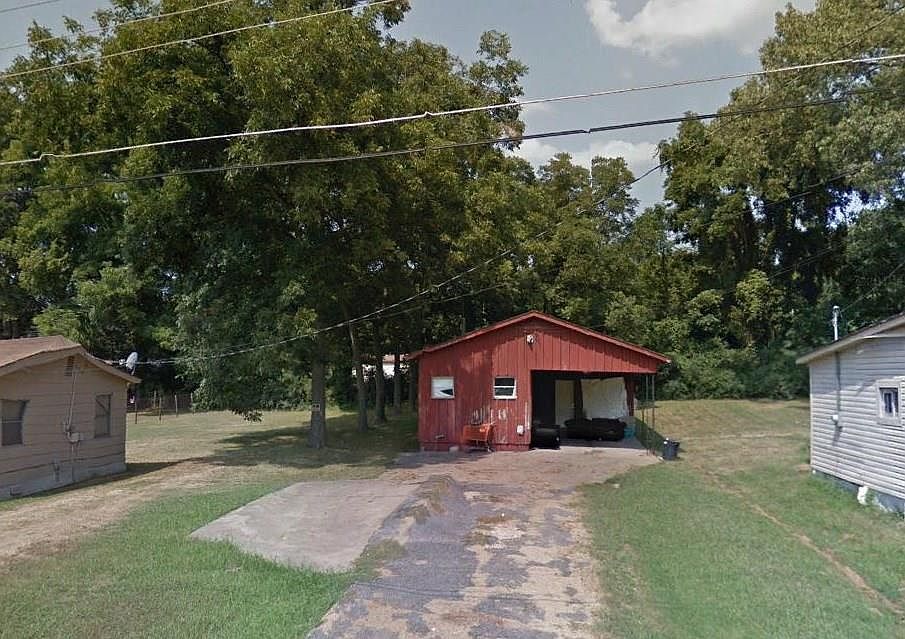 1st image of 501 D Ave