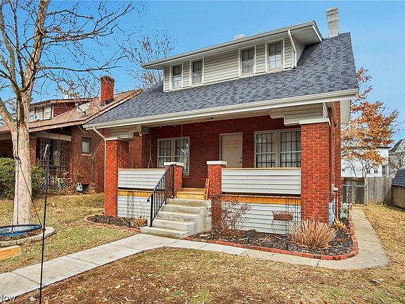 2nd image of 1049 Charles St