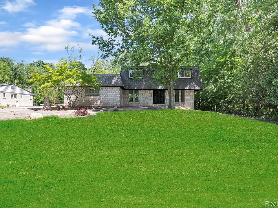 1st image of 30904 Munger Dr