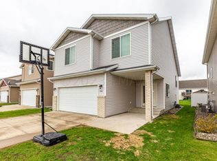 906 31st Ave W, West Fargo, ND 58078