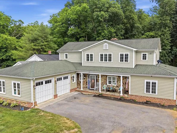 59 Howards Ln, Boyce, VA 22620