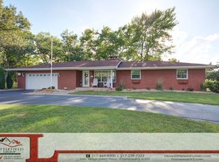 910 N County Road 800e, Tuscola, IL 61953
