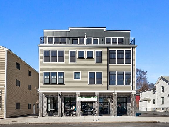 3rd image of 421 High St #203B