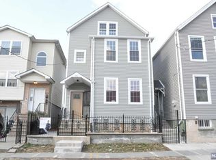 357 S 8th St, Newark, NJ 07103