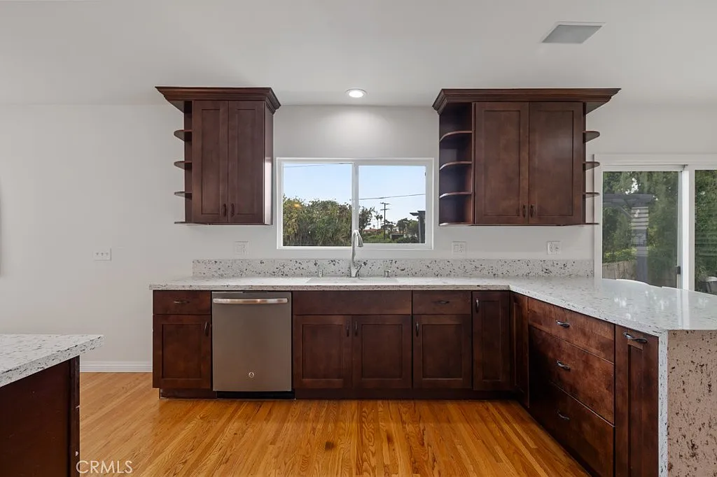 4 bed, 1591 sqft, $6,500 — Photo 4