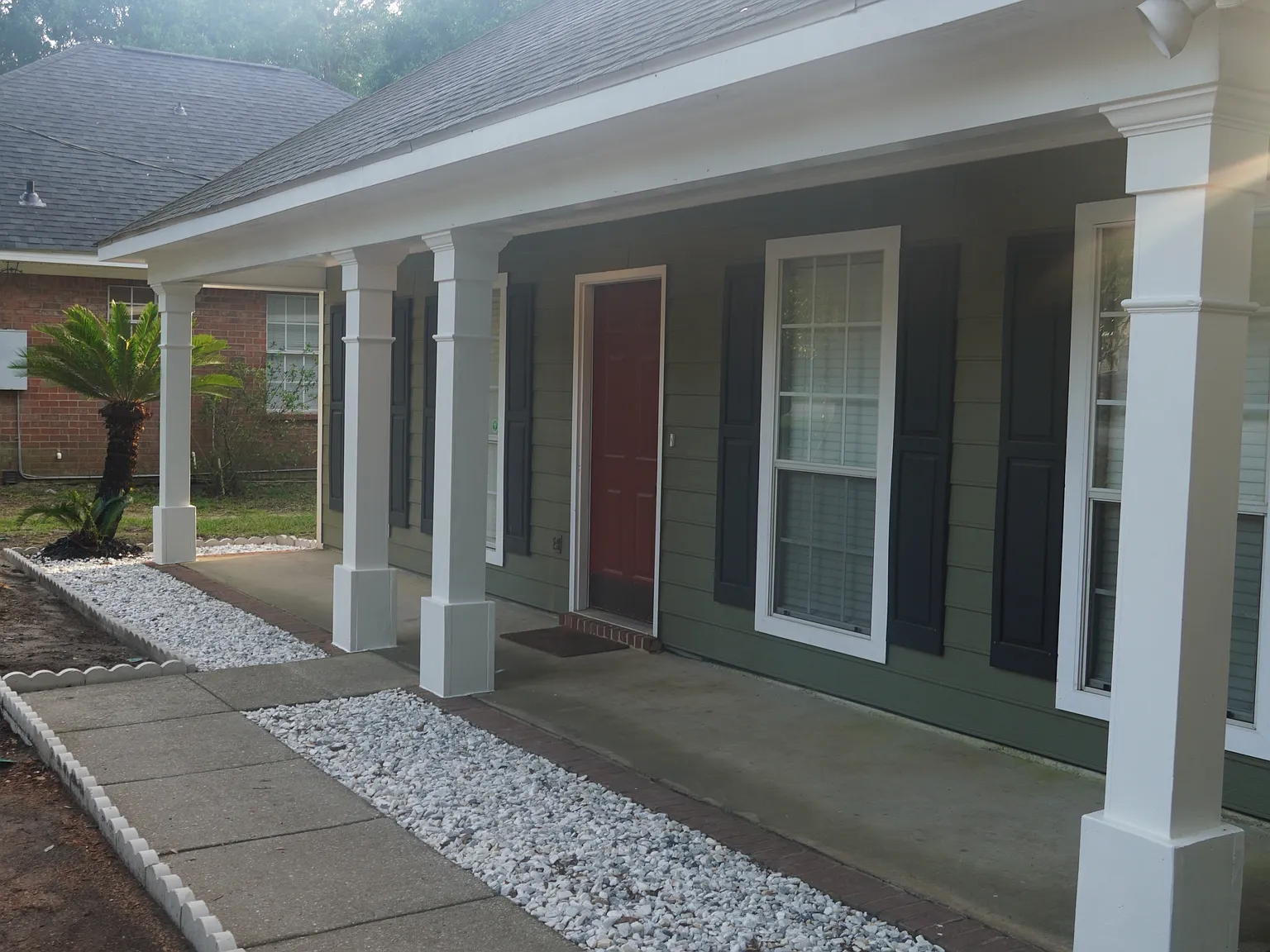 1107 Wesley Ave — Photo 2