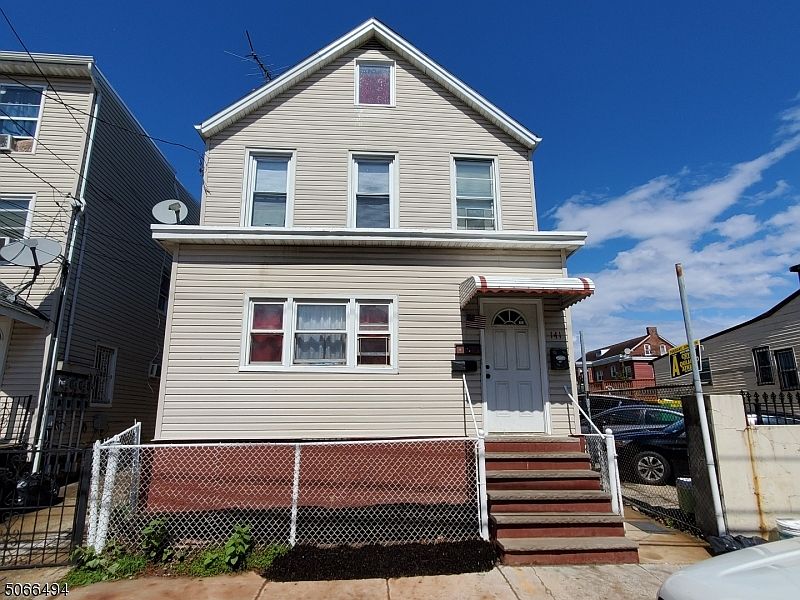 2nd image of 141 Court St