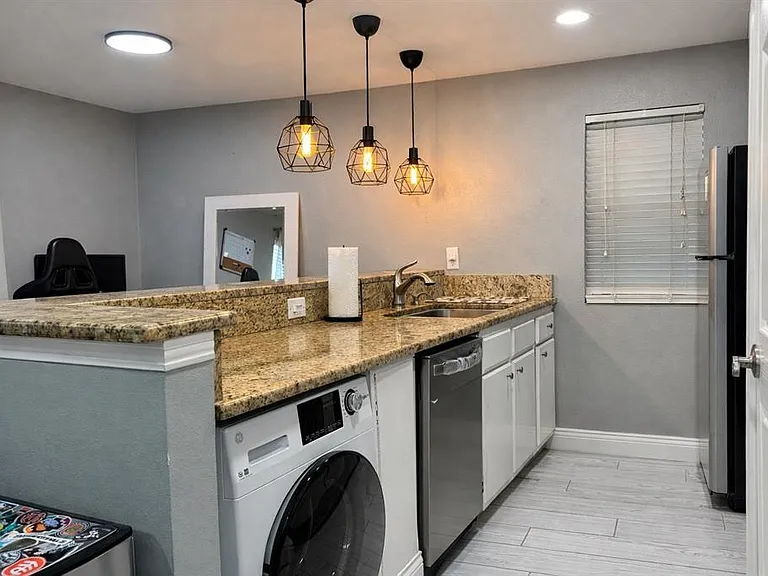 2450 Ashdale Dr #210 — Photo 7