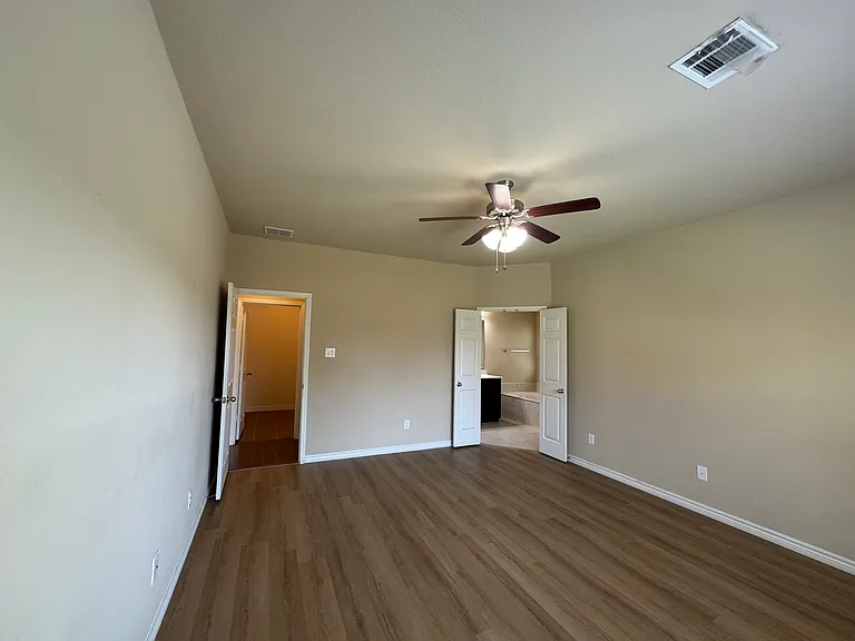 2108 Megan Creek Dr — Photo 7