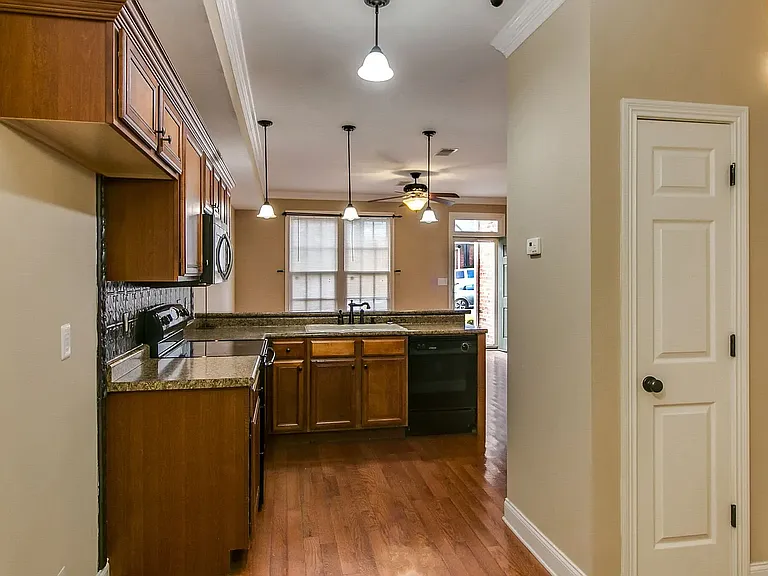605 Anderson Dr — Photo 16