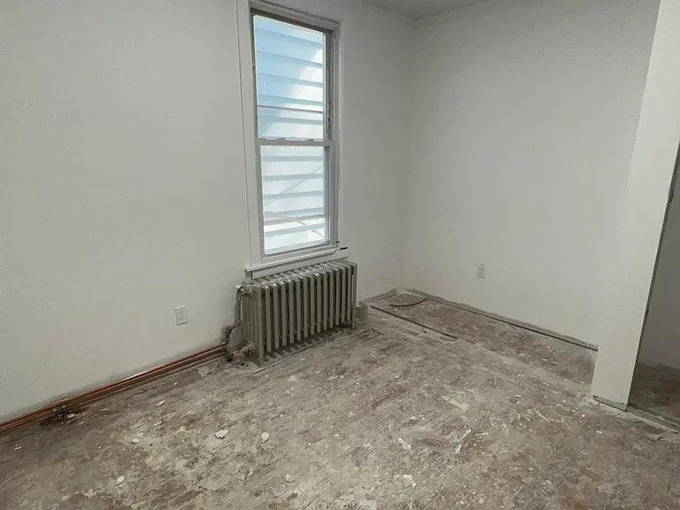679 E 223rd St #1 — Photo 4