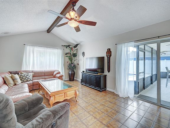 5th image of 1132 SW 26th Terrace