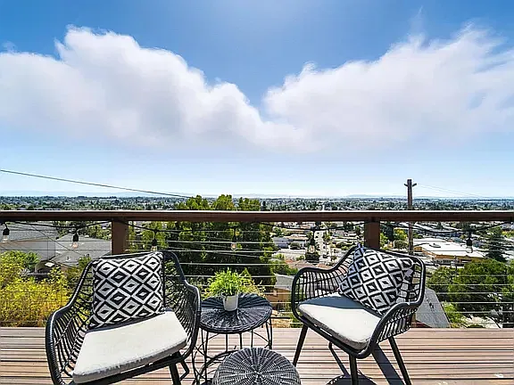 4 bed, 2045 sqft, $4,500 — Photo 1
