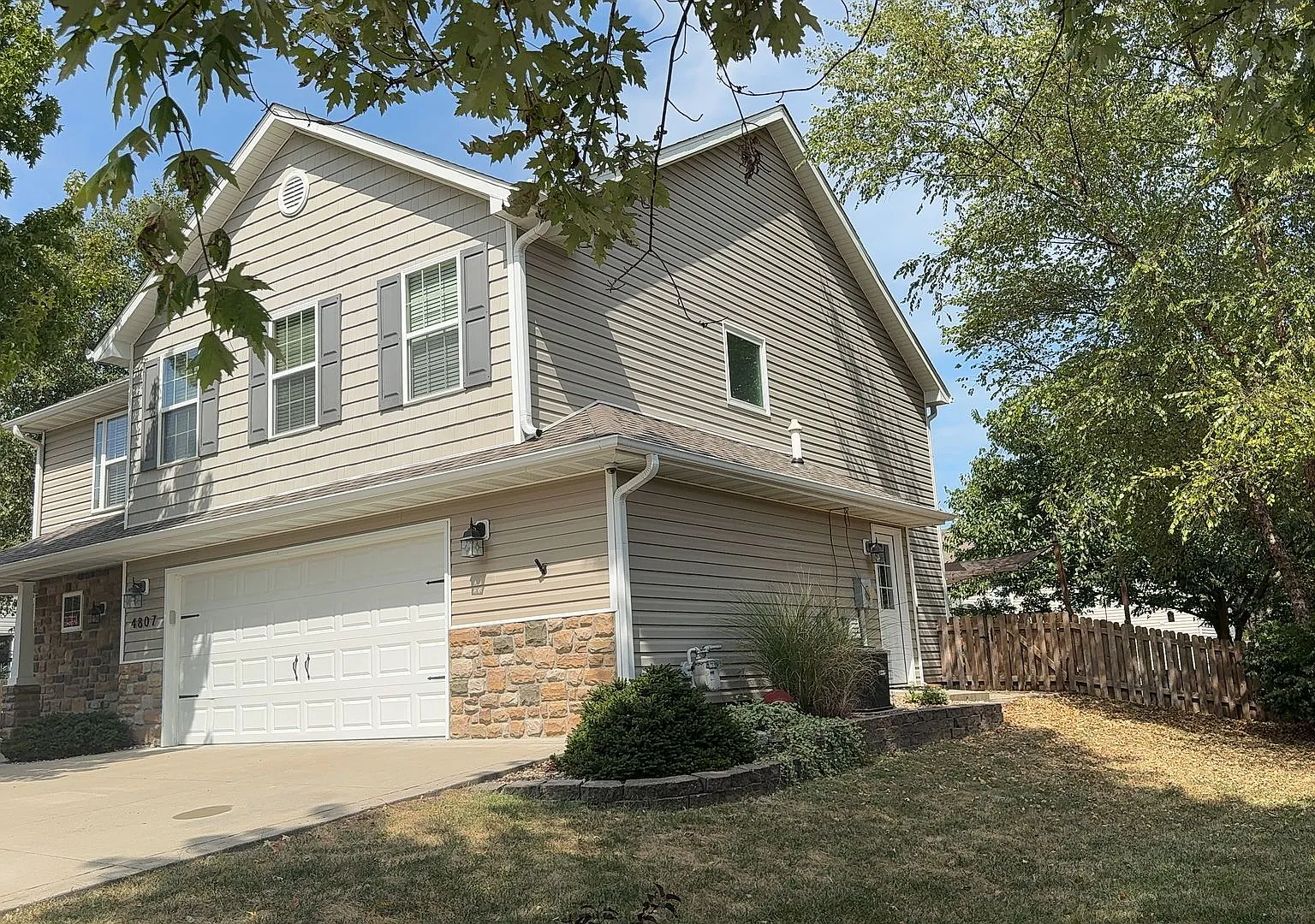 3 Bed, 3 Bath Home, The Hamlet Neighborhood — Photo 1